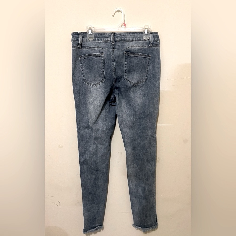 Sz 13 women BoomBoom jeans ripped un hemmed foot